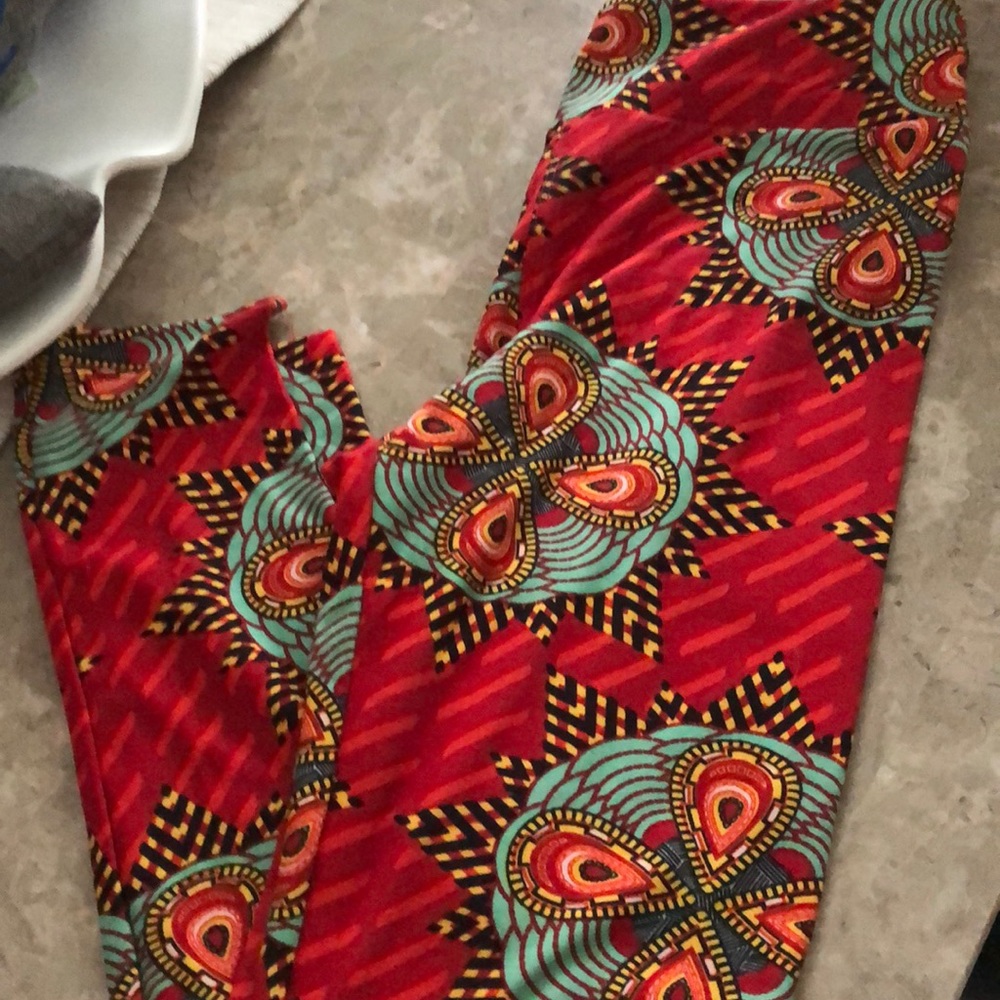 Never worn Lula roe one size leggings